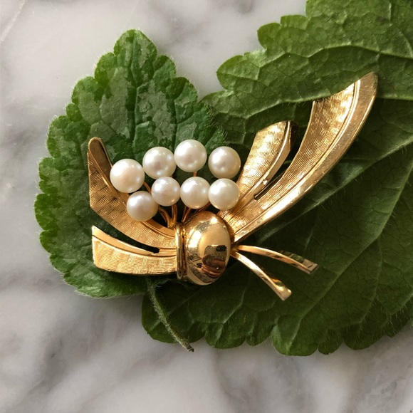 Vintage 12k Gold Filled Pearl Bow Brooch - Picture 2 of 5